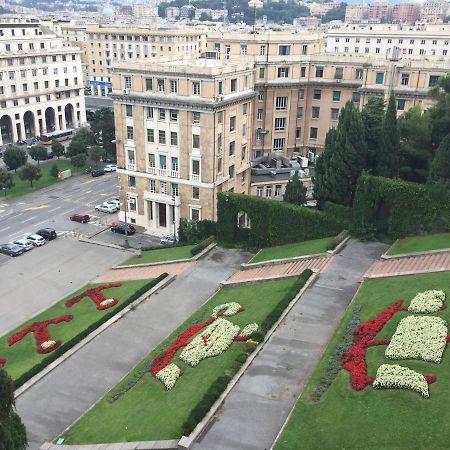 Appartamento In Centro Zona Fiera,Davanti Al Galliera جنوة المظهر الخارجي الصورة