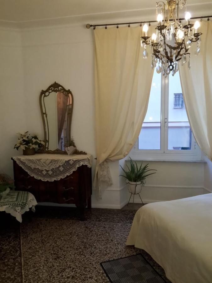 Appartamento In Centro Zona Fiera,Davanti Al Galliera جنوة المظهر الخارجي الصورة