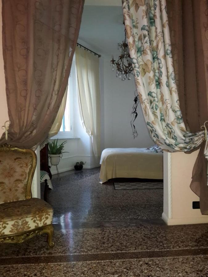 Appartamento In Centro Zona Fiera,Davanti Al Galliera جنوة المظهر الخارجي الصورة