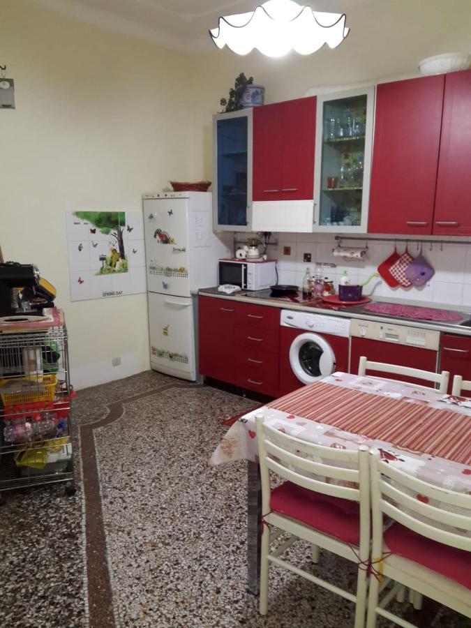 Appartamento In Centro Zona Fiera,Davanti Al Galliera جنوة المظهر الخارجي الصورة