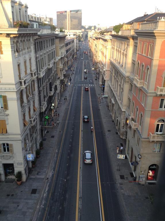 Appartamento In Centro Zona Fiera,Davanti Al Galliera جنوة المظهر الخارجي الصورة