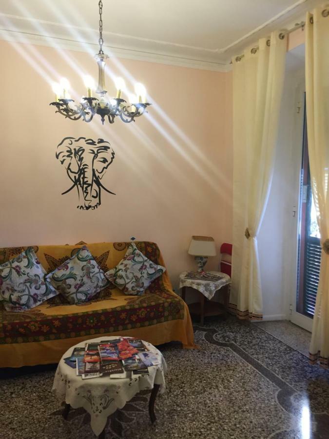 Appartamento In Centro Zona Fiera,Davanti Al Galliera جنوة المظهر الخارجي الصورة