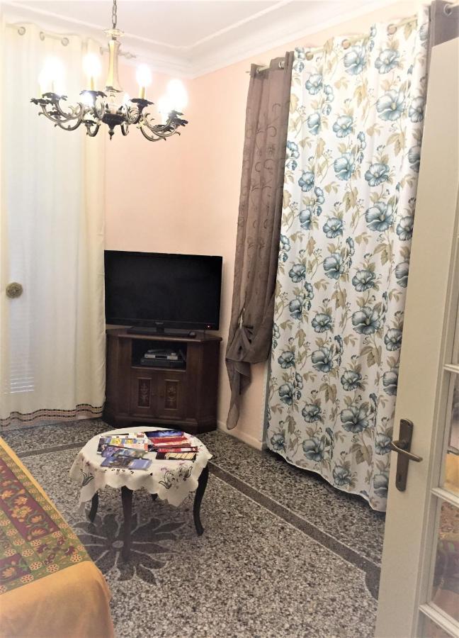 Appartamento In Centro Zona Fiera,Davanti Al Galliera جنوة المظهر الخارجي الصورة